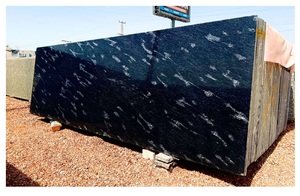 Dalles de pierre naturelle polie en granit noir de qualité supérieure pour les comptoirs de cuisine, les revêtements de sol et les applications de revêtement mural - Product Image 4