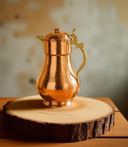 Carafe à eau en cuivre pur au design martelé, poignée en laiton, capacité 500-1000 ml, style classique pour la cuisine et la table - Product Image 2