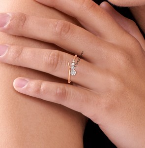 Anillo Abierto con Diamante Cultivado en Laboratorio de Corte Redondo y Diseño Floral en Oro de 10K, 14K, 18K, Plata 925, 935, Joyería Fina Personalizada - Product Image 2