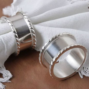 Anillo de servilleta metálico para decoración de mesa en bodas, fiestas, banquetes y restaurantes. - Product Image 1
