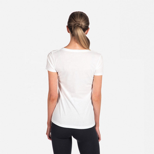 T-shirt col V idéal pour femme Next Level Apparel 1540, en jersey léger coton-polyester, col en V profond, respirant - Product Image 2