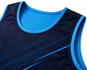 Ensemble de maillot de basket-ball unisexe, débardeur sans manches, short, imprimé par transfert thermique, polyester respirant, col en V, sangle réglable - Product Image 2