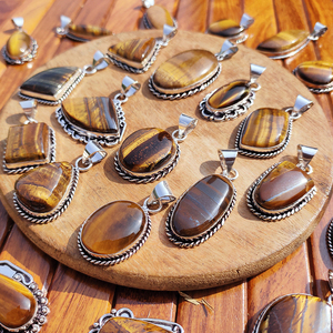 Collar de latón plateado con colgante de ojo de tigre natural, hecho a mano, con engaste de bisel de piedras preciosas, estilo bohemio, para mujer, boda, venta al por mayor - Product Image 2