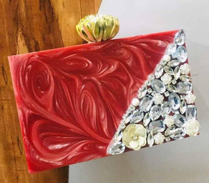 Pochette en résine faite à la main avec motif rose en métal - Luxe - Meilleures ventes - Product Image 1