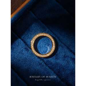 แหวนทองสไตล์เรโทรสำหรับทุกเพศ ประดับด้วยหินสังเคราะห์แบบฝังเพชร สำหรับงานแต่งงาน - Product Image 4