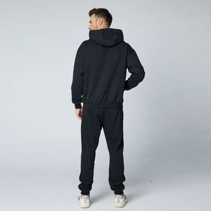 Conjunto deportivo de dos piezas para hombre, de forro polar negro, con sudadera con capucha extragrande y pantalones deportivos, ropa deportiva informal y sencilla. - Product Image 2
