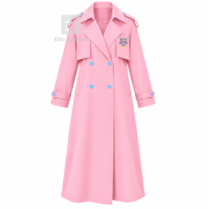 Manteau long sur mesure de la sororité Gamma Phi Delta, logo brodé sur le devant, col cranté, en laine bleu ciel et rose, pour femme. - Product Image 1