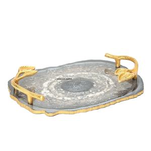 Elegante bandeja multiusos de resina gris en forma de rectángulo con plato de servicio decorativo con mango dorado para cocina, mesa de centro - Product Image 2