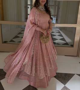 Conjunto de Lehenga y Dupatta Vintage de Alta Gama con Bordado Pesado de Lentejuelas para Fiesta - Product Image 6