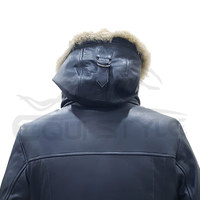 Blouson Bomber en Cuir Noir Imperméable Gaufré avec Capuche Bordée de Fourrure, Manches Isolées à Revers Côtelés, Rembourrage Épais, Col Montant, Fermeture Éclair, Coupe-Vent