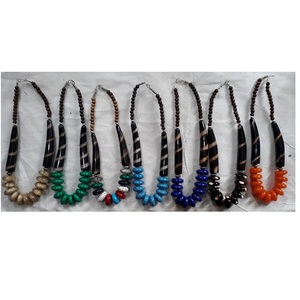 Collier pendentif en résine fait main très demandé, bijoux élégants et tendance, plaqué argent, classique, léger, collier statement unisexe - Product Image 1
