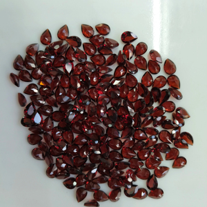 โกเมนสีแดงธรรมชาติ 8x5 มม. รูปทรงลูกแพร์ คุณภาพดีที่สุด พลอยหลวมสำหรับทำเครื่องประดับ - Product Image 2