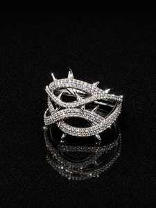 Anillo de cóctel de moissanita chapado en rodio de plata 925 para mujer, estilo punk con diseño de púas, engaste pavé, corte brillante redondo, joyería para fiesta - Product Image 3