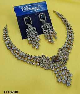 Ensemble de collier élégant avec finition Mehndi et diamants CZ, ensemble de collier floral en pierre blanche de qualité supérieure pour les occasions de fiançailles et les occasions festives, collier de mariée - Product Image 5