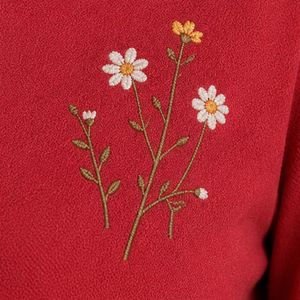 <b>Red</b> Beige Womens V Neck Short Sleeve T Shirt Floral Embroidery Contrast Trim Casual Wholesale Fashion Apparel Manufacturer - Product Image 6