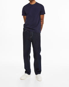 Camiseta Oversize Negra Personalizable para Hombre, Diseño Gráfico Estampado, 100% Algodón de Alto Gramaje (200 g/m²), Estilo Urbano con Hombros Caídos - Product Image 3