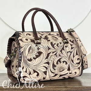 Bolso de Viaje Personalizado de Cuero Vacuno Genuino con Diseño Floral, Elegante Bolso Bandolera de Diseñador para Fin de Semana, Unisex - Product Image 1
