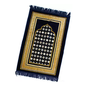 Tapis de prière de luxe faits à la main au Pakistan, de qualité supérieure, sur mesure, disponibles en gros pour la vente - Product Image 5