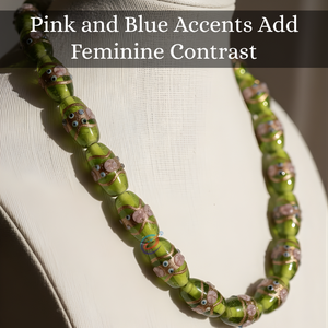 Cuentas de Vidrio Lampwork Hechas a Mano en Color Verde Lima |   Diseños Artísticos Mixtos Inspirados en Pasteles de Boda |   Longitud de Hilo de 8 Pulgadas en Varios Tamaños - Product Image 4