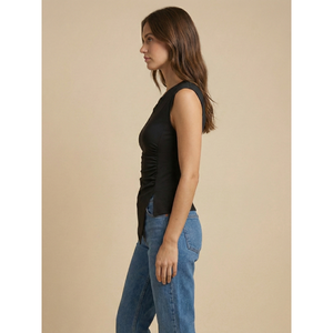 Top sin mangas asimétrico liso de verano para mujer con cuello esculpido, tela elástica suave, hecho en India, estilo casual moderno para la noche. - Product Image 3
