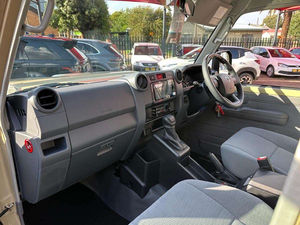 Camionetas Land Cruiser 79 de Doble Cabina USADAS - Product Image 5