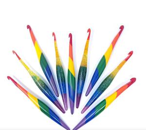 Ganchos de Crochet Ergonómicos de Resina Multicolor, Ganchos de Crochet con Mango Suave Ergonómico de Resina, con Tamaños Personalizados y Opciones Coloridas - Product Image 1