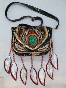 กระเป๋าสะพายข้างผู้หญิงทันสมัย ทนทาน น้ำหนักเบา ปิดด้วยซิป กระเป๋าสะพายไหล่แบบครอสบอดี้ กันน้ำ ใช้ได้ทุกวัน สำหรับเดินทางและใช้งานทั่วไป - Product Image 3