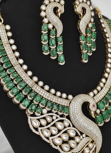 Conjunto de Joyería de Latón con Diseño de Pavo Real, Chapado en Oro, Collar y Aretes con Piedra Verde, Estilo Étnico para Bodas y Fiestas - Product Image 2