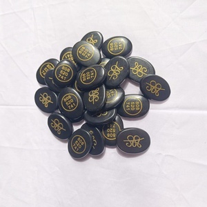 Turmalina Negra, Símbolo Zibu, Grabado Tallado a Mano, Forma Ovalada, Piedra Curativa, Amuleto de la Suerte - Product Image 3