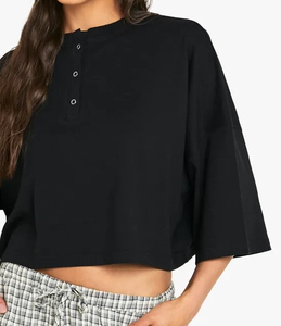 Camiseta Corta de Última Moda para Mujer, Color Negro, Cuello Redondo con Botones, Ligera, Talla Grande, Atuendo de Verano para Fiesta - Product Image 5