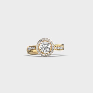 Anillo de Compromiso Clásico de Oro Amarillo con Diamantes, Corte Brillante Redondo, Engaste Pavé, Joyería Fina para Mujer - Product Image 1