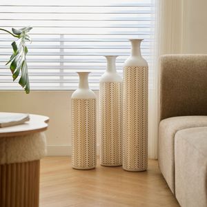Juego de 3 Jarrones Grandes de Metal Blanco Esmaltado de Estilo Moderno, Hermosa Decoración para el Hogar, Jarrón de Metal para Piso - Product Image 3