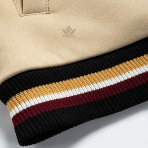 Conjunto Deportivo para Hombre en Beige y Negro, Chaqueta con Cierre Completo y Pantalones Jogger con Rayas en Contraste, Ropa Deportiva Casual para Otoño - Product Image 5