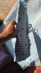 Housse d'ordinateur portable élégante et moderne en coton matelassé avec fermeture à ceinture, motif floral, imprimé à la main de Jaipur, douce et écologique - Product Image 3