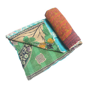 Colcha Kantha Vintage Contemporánea con Diseño Estampado de Bambú, Reversible, Cosida a Mano, de Algodón de Sari Antiguo, Lavable - Product Image 1