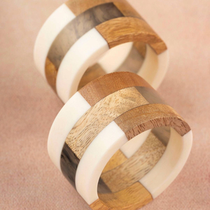 Anneau de serviette en résine et bois géométrique, écologique et durable, accent de décoration de table pour la maison, les restaurants, les hôtels, les fêtes et les mariages - Product Image 3