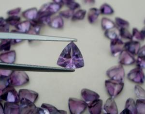 Ametyste naturelle de 7 mm, taille triligne, certifiée par un tiers, pour la fabrication de bijoux et l'artisanat, effet étoilé, vert - Product Image 5