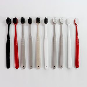 Brosse à dents de voyage jetable avec poils souples en polypropylène et manche en paille, matériau Dupont, taille adulte - Product Image 2