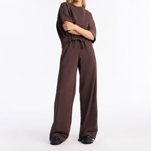Survêtements pour femmes prêts pour le voyage, conçus pour un style de vie et des activités quotidiennes - Product Image 4