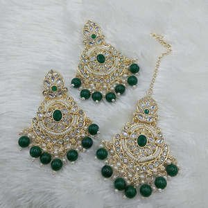 Boucles d'oreilles pendantes plaquées or avec perles Kundan et perles Maangtikka - 10574433GR - Product Image 3