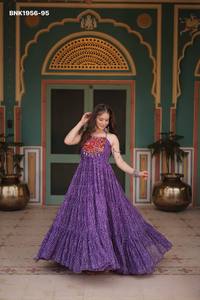Vestido de fiesta de georgette sintético con estampado Bandhani y trabajo de Kutcchi en el yoke, sin mangas, de corte amplio, proveedor de la India - Product Image 5