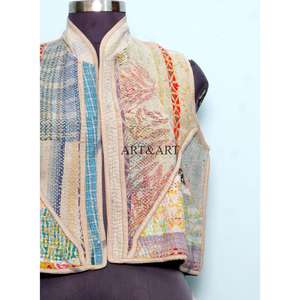 Chaleco Kantha hecho a mano en India, ecológico, de invierno, para mujer, estilo vintage, con patchwork, cuello en V, sin mangas, de algodón. - Product Image 2