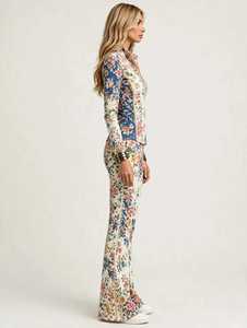 Ensemble de survêtement 2 pièces pour femme à motif floral, haut à manches longues avec demi-zip et leggings évasés - Product Image 2