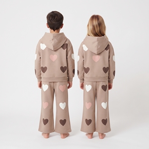 ชุดเซ็ตเสื้อฮู้ดลายหัวใจสำหรับเด็ก unisex และกางเกงขายาวทรงกว้าง ชุดลำลองสำหรับเด็กชายและเด็กหญิง ชุดกีฬาเข้าชุด ขายส่งเสื้อผ้า - Product Image 2