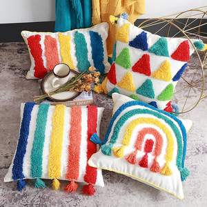 Housse de coussin brodée à glands, taie d'oreiller de luxe, avec tissage, fait à la main, avec pompon, bohème en macramé - Product Image 1