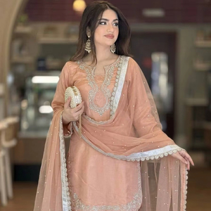 Ensemble Kurti Farshi Palazzo en soie brodée Roman Glass avec travail de rivets et de perles et dupatta en organza ajouré – Tenue de soirée de créateur - Product Image 1