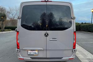 Mercedes-Benz Sprinter 1500 <span class=keywords><strong>2021</strong></span> Usada de Primera Calidad, Conversión a Van de Lujo - Product Image 4