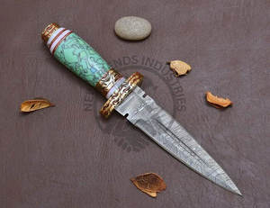 Nouveau couteau à lame fixe haut de gamme, forgé à la main en acier Damas, avec manche en résine verte, meilleur couteau de survie et de chasse de collection - Product Image 2