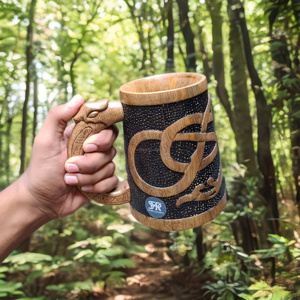 Magnifique stein à bière en bois sculpté d'inspiration viking, durable et écologique, cadeau pour les garçons d'honneur, pour la décoration de fête et de bar - Product Image 6
