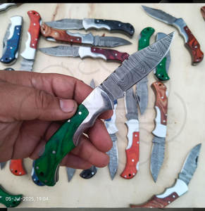 Lot de couteaux de chasse pliants Damas mixtes avec étui – Livraison immédiate, stock disponible, vente en gros uniquement, option de sélection et d'assemblage de couteaux - Product Image 4